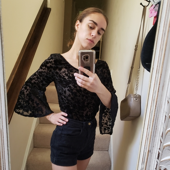 Gypsy Junkies Velvet Burnout Bell Sleeve Tunic - Picture 2 of 3